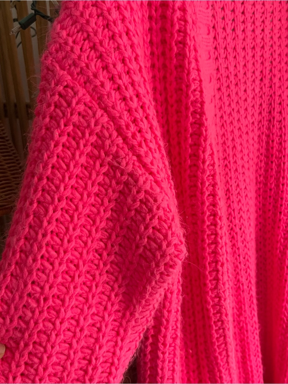SOLD 🩷 Silence + Noise Neon Pink Chunky Ally Cardigan Urban Outfitters - Picture 15 of 15